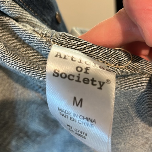 Articles of Society Los Angeles Distressed Medium Denim Jean Jacket - Picture 3 of 7